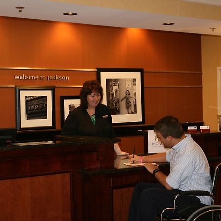 Hampton Inn Jackson-College Avenue Beltér fotó