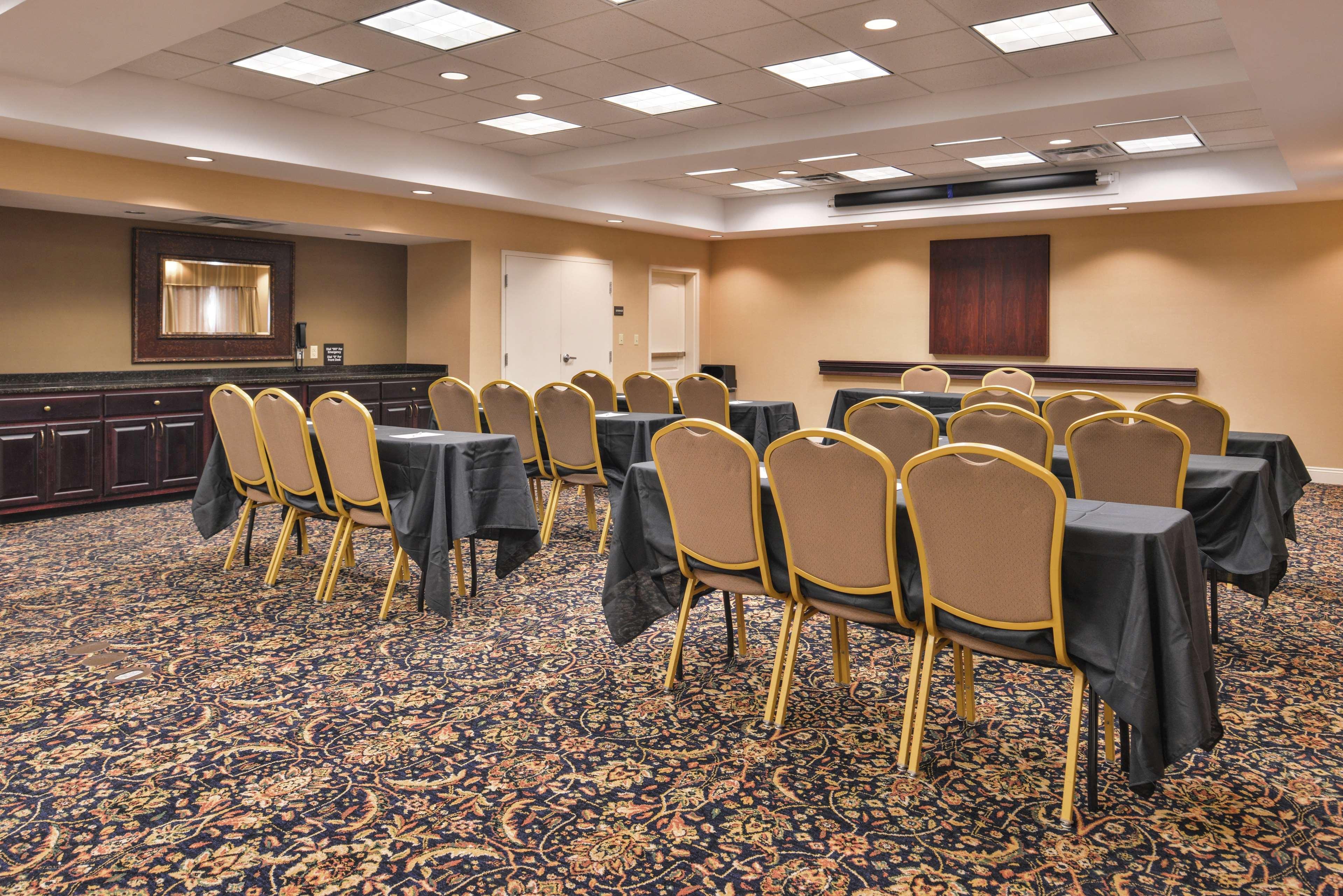 Hampton Inn Jackson-College Avenue Kültér fotó