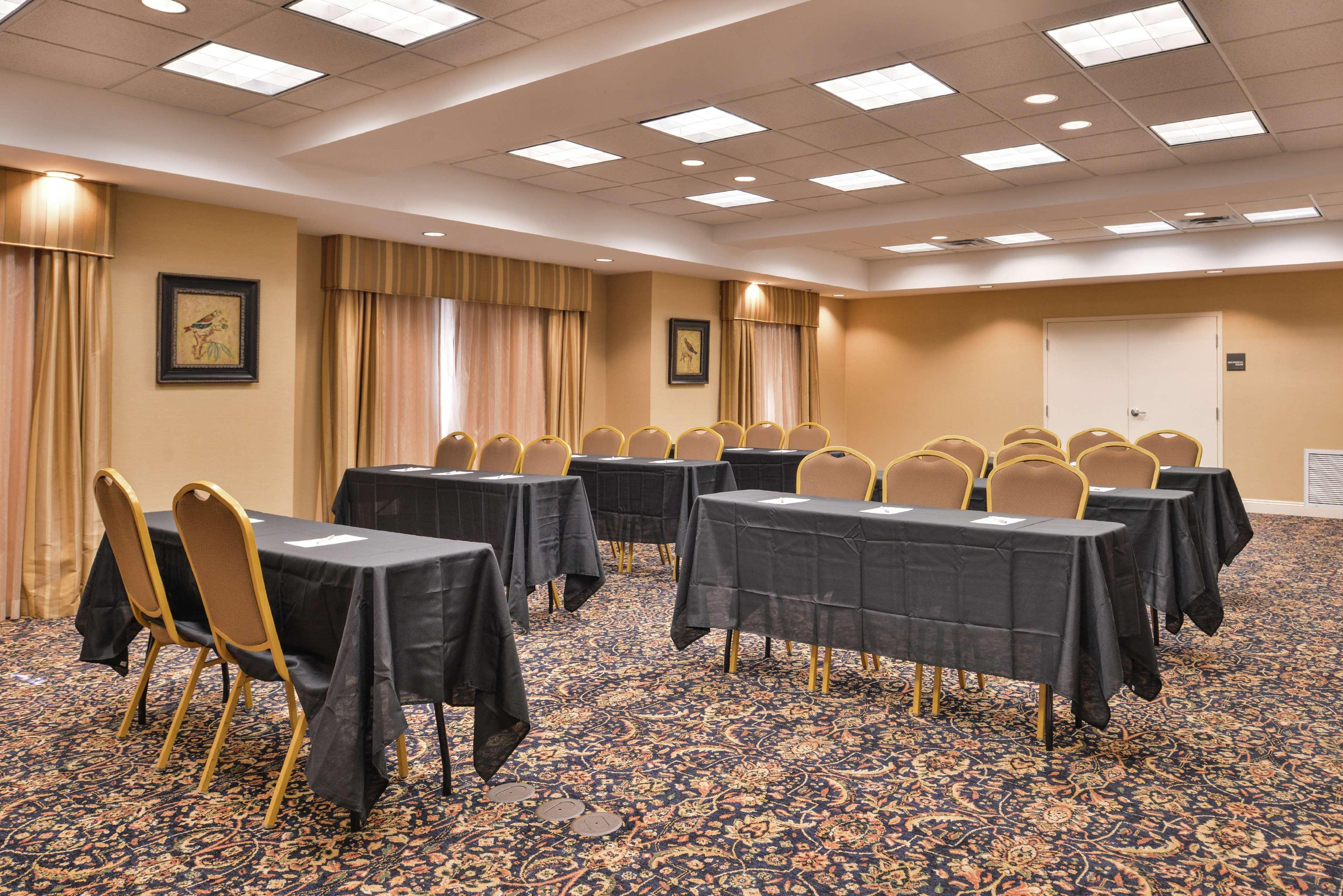 Hampton Inn Jackson-College Avenue Kültér fotó