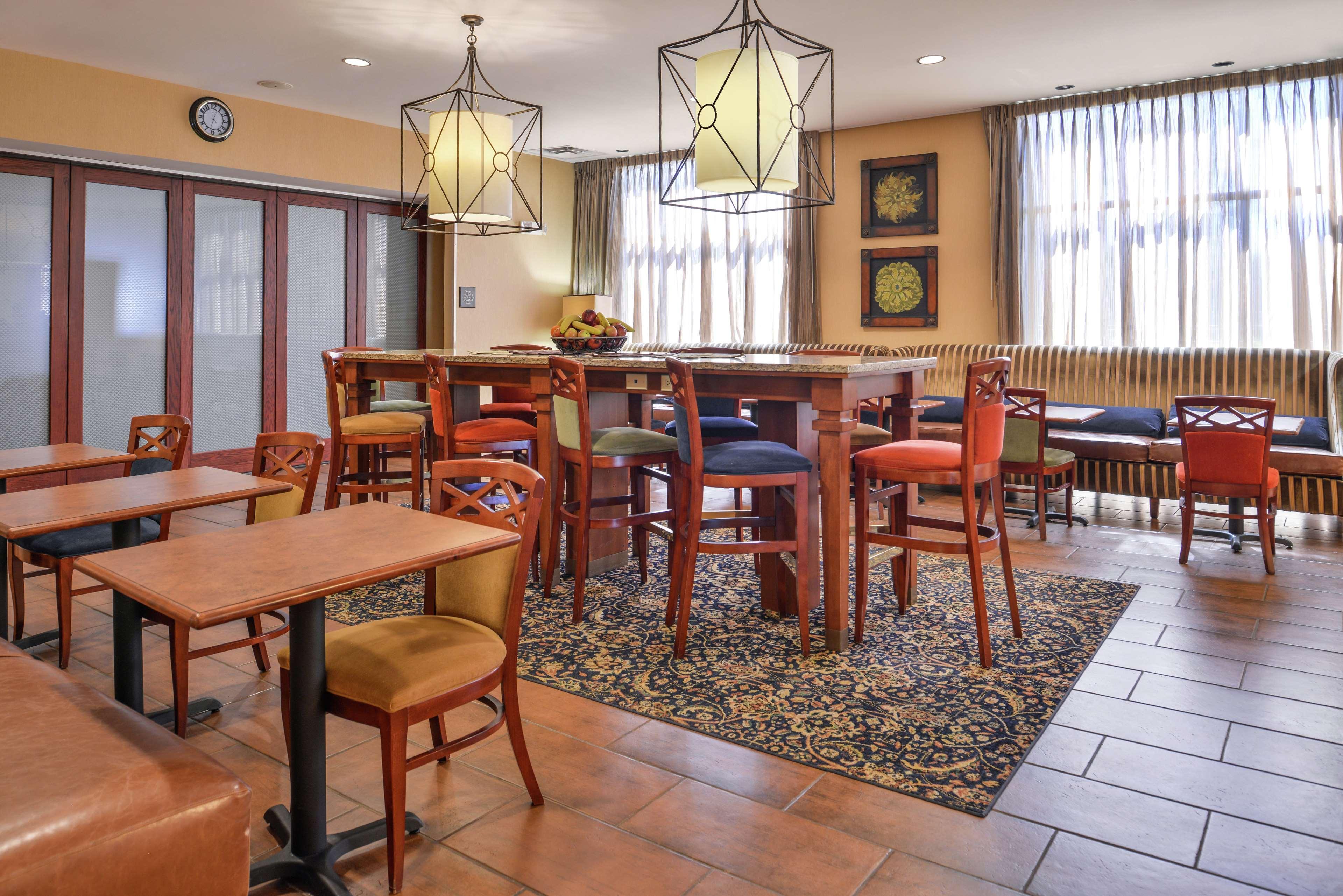 Hampton Inn Jackson-College Avenue Kültér fotó