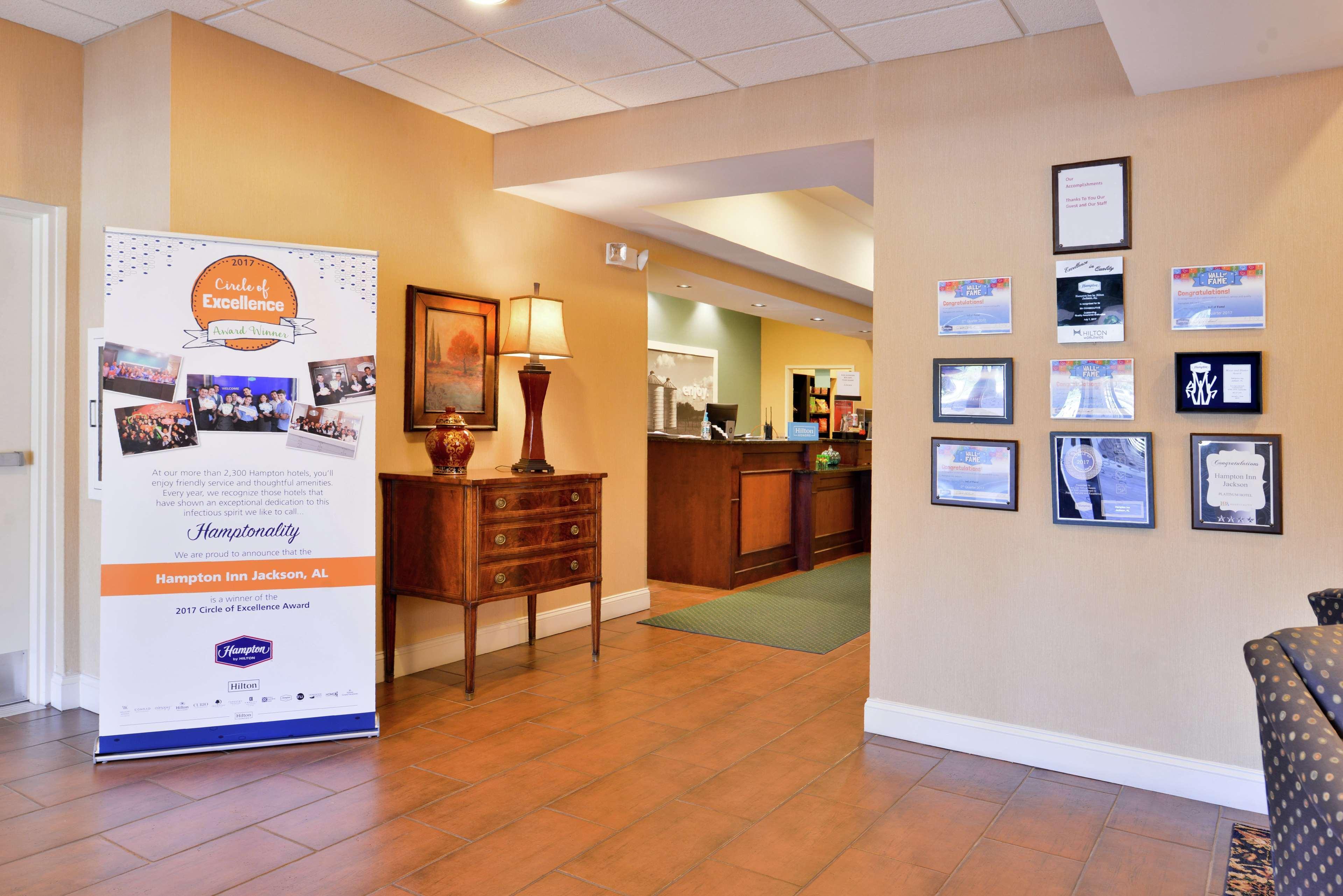 Hampton Inn Jackson-College Avenue Kültér fotó