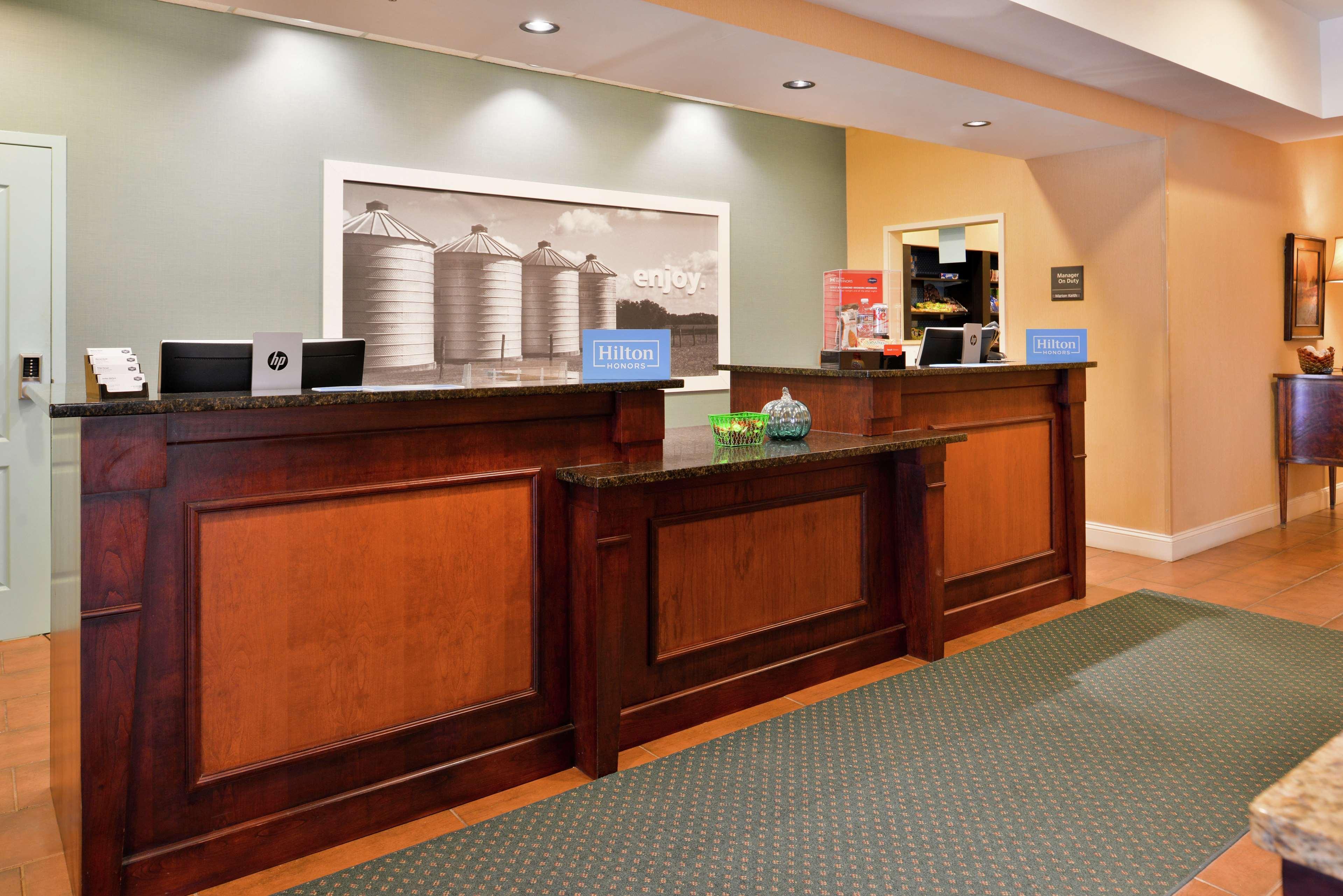 Hampton Inn Jackson-College Avenue Kültér fotó